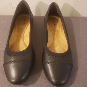Ladies Clarks Sara Bay Black‎ Leather Flats Sz 8